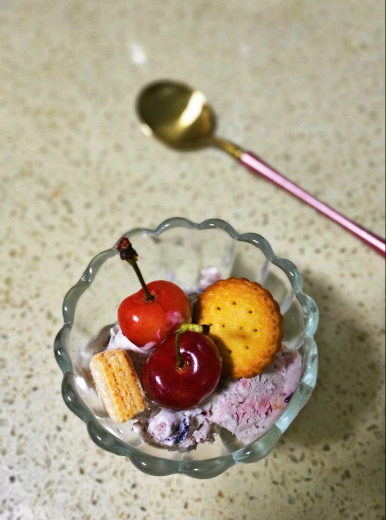 蓝莓朗姆冰激凌图2