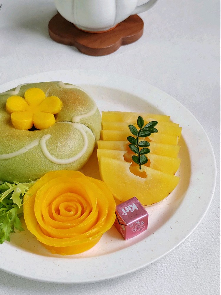 早餐𓎩𓌉𓇋 ‎：☆开心果乳酪贝果🥯☆芒果🥭☆奶酪☆人参果☆咖啡☕🍭今天是小清新早餐，拉花也很喜欢图4