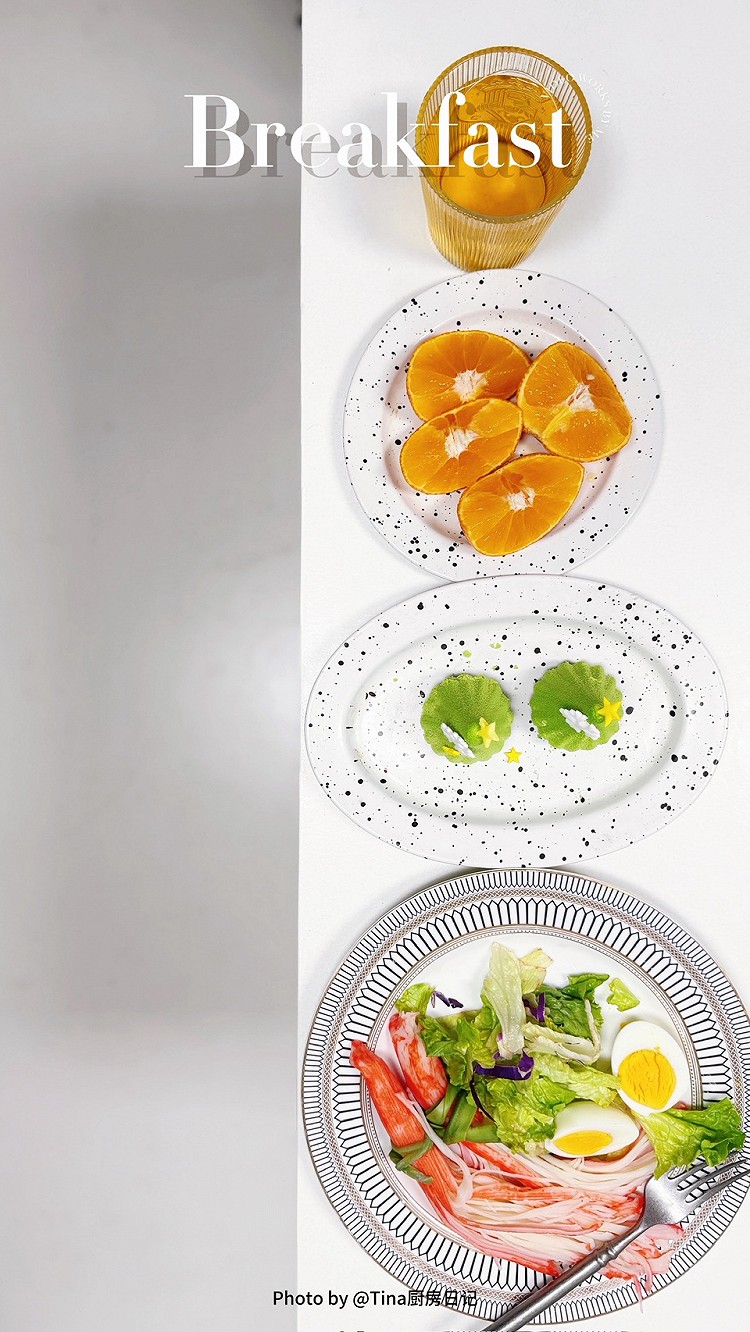 Dec. 十二月｜2025.12.10 星期三｜十月廿一◇²⁰²⁵ |  breakfast 真正的自我，不需要外界的掌声来确认。遵从内心的指引，敢对自己不愿意的事说“不”，不在意他人的质疑诋毁否定，不再寻求他人认可。别人对你嚼舌根，敢于继续埋头走自己的路。当你不再向外求，你才真正拥有了自己。 早安！今日早餐：🌟茉莉花茶🍵🌟圣诞树小蛋糕🎄🌟果冻橙🍊🌟蟹柳沙拉🦀今天你好好吃饭了吗？祝你怎么吃都不胖！图2