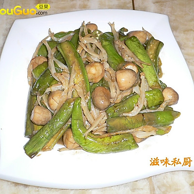 草菇银鱼烩秋茄