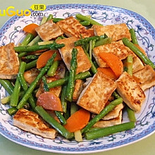 芦笋炒煎豆腐