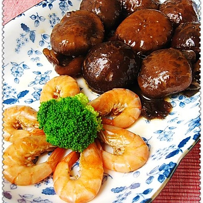 山珍海味一锅端：花菇鲜虾煲