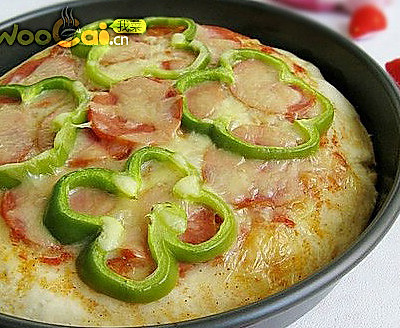 青椒熏肠披萨