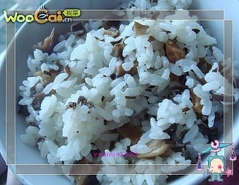 简单易做的香菇木耳焖饭