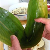 嗜肉族最爱的【咸蛋黄五花肉粽】的做法图解9