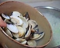 丝瓜小海鲜汤的做法图解4