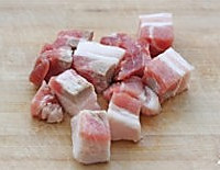 酸菜猪肉炖粉条的做法图解2