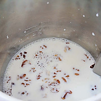 黑芝麻核桃牛奶的做法图解3