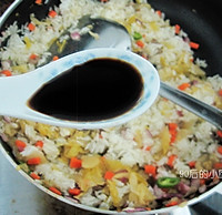 酸菜炒米的做法图解9