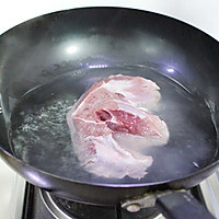 东北酸菜白肉锅的做法图解2