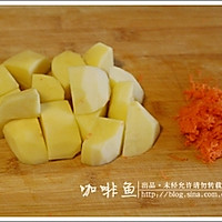胡萝卜鸡汤土豆泥的做法图解1
