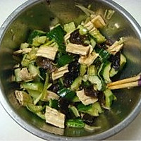腐竹木耳拌黄瓜的做法图解10