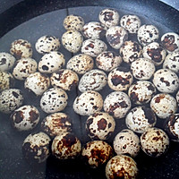 轻松卤鹌鹑蛋的做法图解2