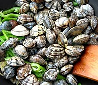 炒蚬子的做法图解3