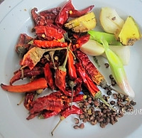 辣子猪肺的做法图解1