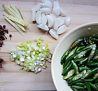 毛豆辣子鸡的做法图解2
