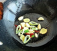 干锅香辣鱼块的做法图解5