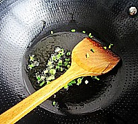 椒油口蘑小油菜的做法图解5