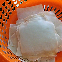 豆皮香肠卷的做法图解1