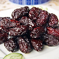 滋补养颜·醉黑枣的做法图解1