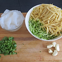 东北家常凉菜的做法图解1