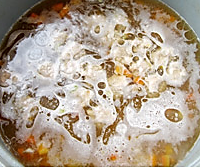 紫米疙瘩肉丸汤的做法图解2